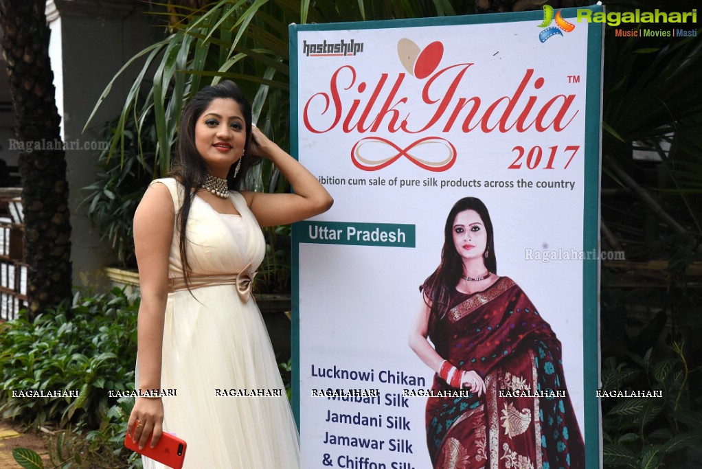 Lipsa Mishra Inaugurates Silk India Expo at Bhubaneswar
