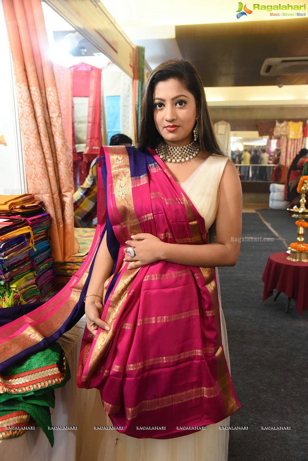 Lipsa Mishra Inaugurates Silk India Expo at Bhubaneswar