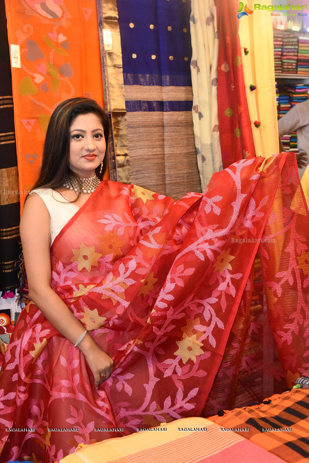 Lipsa Mishra Inaugurates Silk India Expo at Bhubaneswar