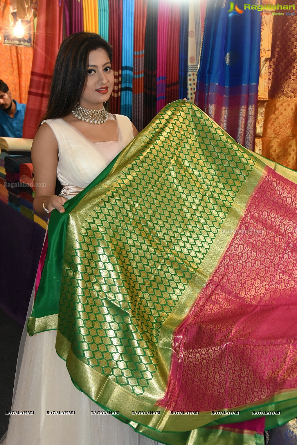 Lipsa Mishra Inaugurates Silk India Expo at Bhubaneswar