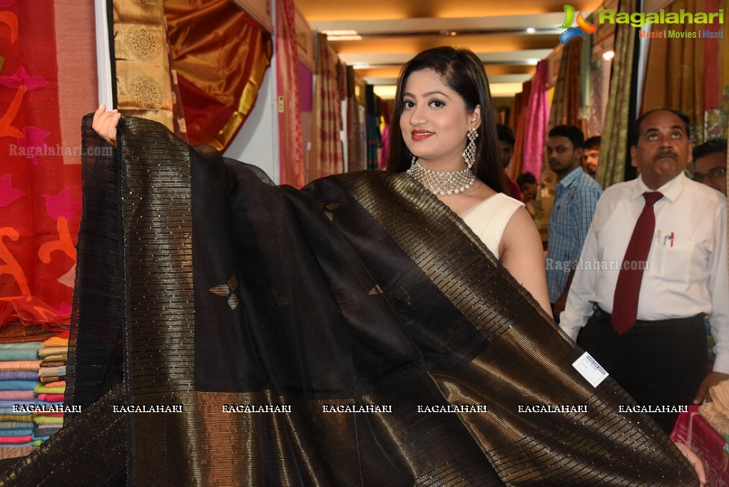 Lipsa Mishra Inaugurates Silk India Expo at Bhubaneswar