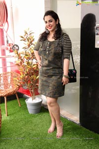 Salon Party Manisha Kapoor The Glaze and Gloss