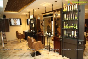 Salon Party Manisha Kapoor The Glaze and Gloss