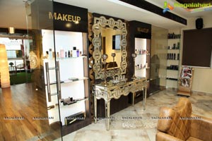 Salon Party Manisha Kapoor The Glaze and Gloss