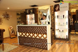 Salon Party Manisha Kapoor The Glaze and Gloss