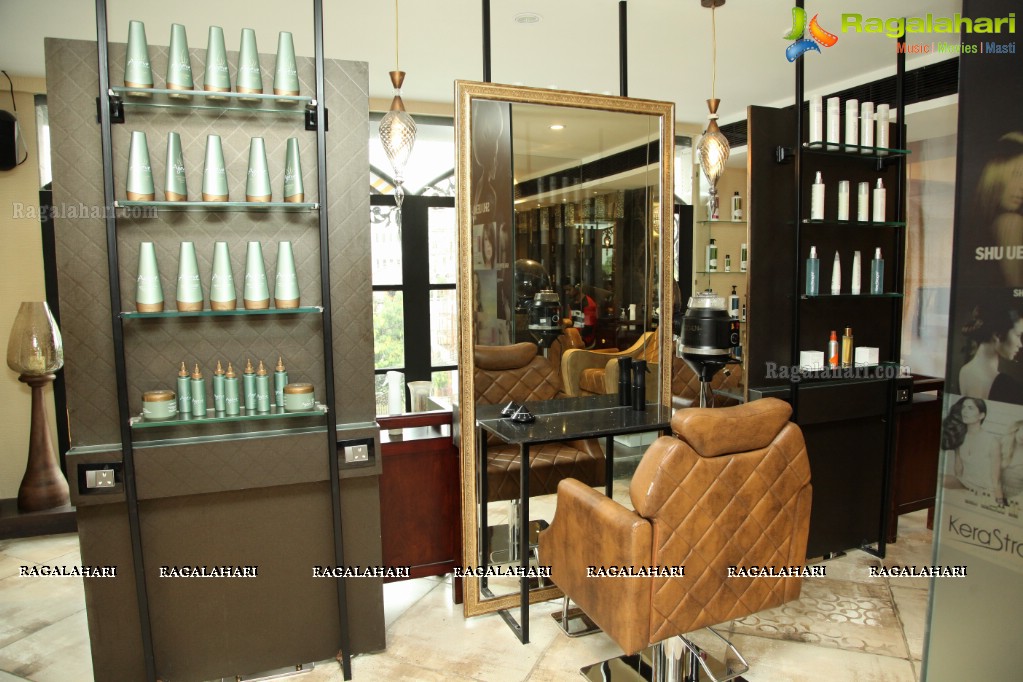 Salon Party by Manisha Kapoor at The Glaze and Gloss, Banjara Hills, Hyderabad