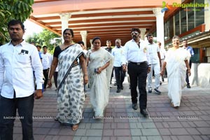 Flagging off Nandamuri Balakrishna