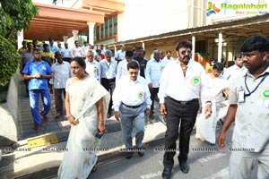 Flagging off Nandamuri Balakrishna