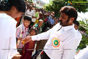 Flagging off Nandamuri Balakrishna