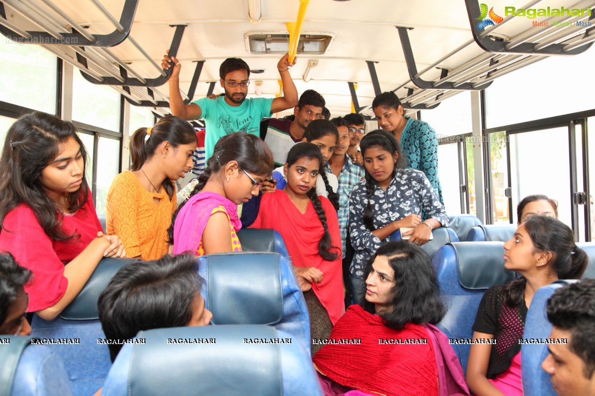 “Performance Art” in a Moving Bus to Respect Women at JNFAU