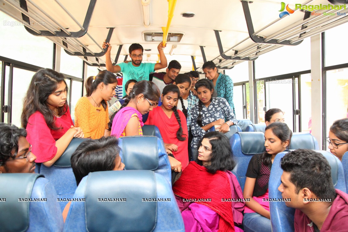 “Performance Art” in a Moving Bus to Respect Women at JNFAU