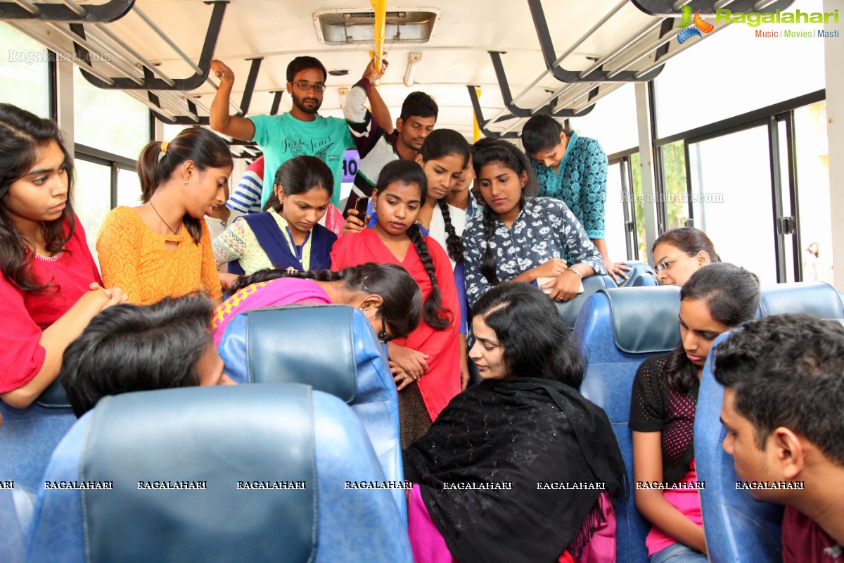 “Performance Art” in a Moving Bus to Respect Women at JNFAU