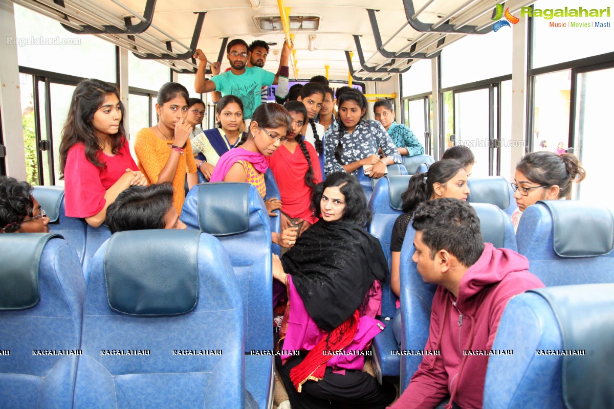 “Performance Art” in a Moving Bus to Respect Women at JNFAU