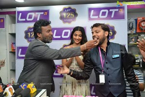 Pooja Hegde launches Lot Mobile Store in Vijayawada