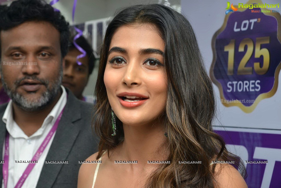 Pooja Hegde launches Lot Mobile Store in Vijayawada