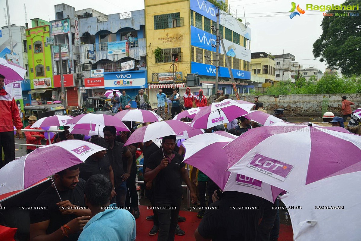 Pooja Hegde launches Lot Mobile Store in Vijayawada