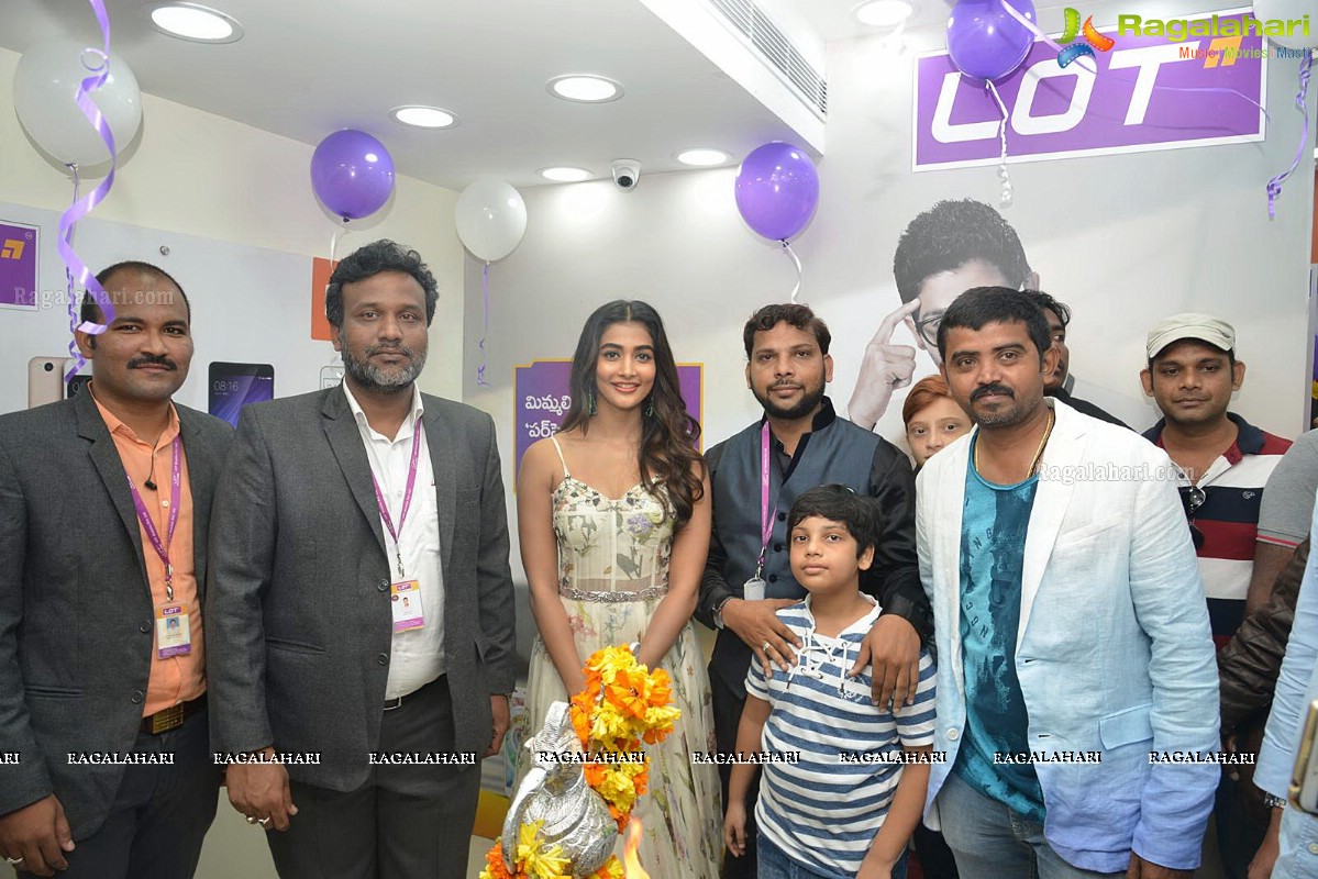 Pooja Hegde launches Lot Mobile Store in Vijayawada