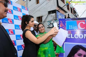 Raashi Khanna Big C Mobile Store