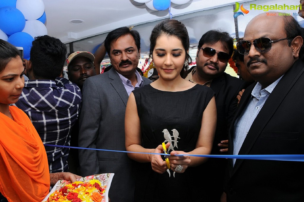 Raashi Khanna launches Big C Mobile Store at Tirupati