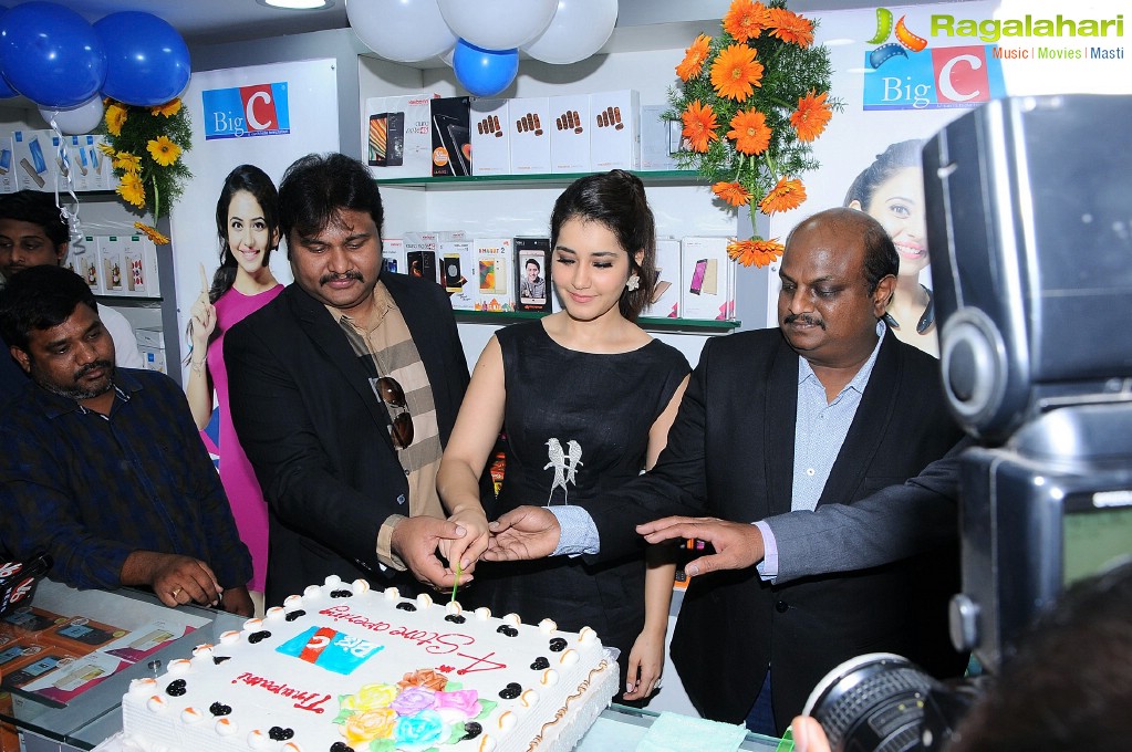 Raashi Khanna launches Big C Mobile Store at Tirupati