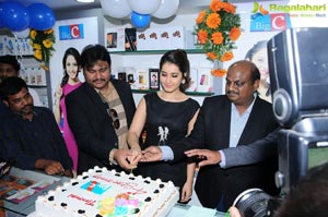 Raashi Khanna Big C Mobile Store