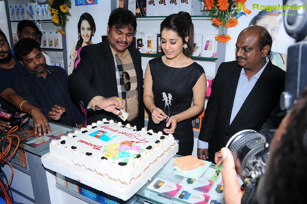 Raashi Khanna launches Big C Mobile Store at Tirupati