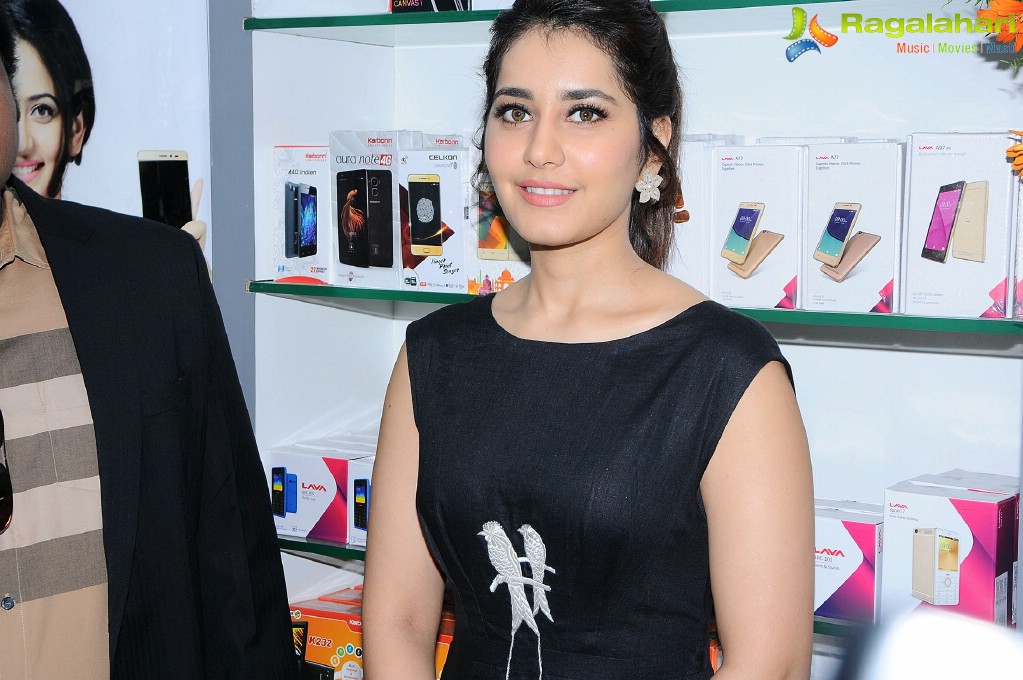 Raashi Khanna launches Big C Mobile Store at Tirupati