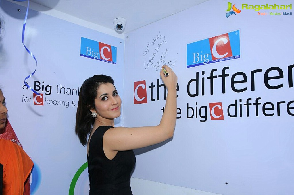 Raashi Khanna launches Big C Mobile Store at Tirupati