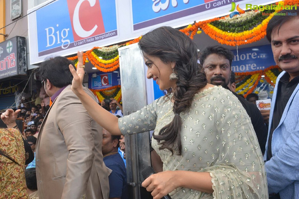 Rakul Preet Singh launches Big C at Kurnool