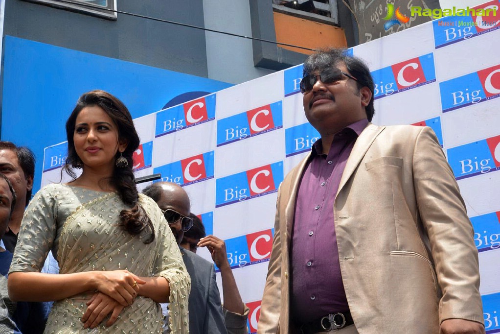 Rakul Preet Singh launches Big C at Kurnool