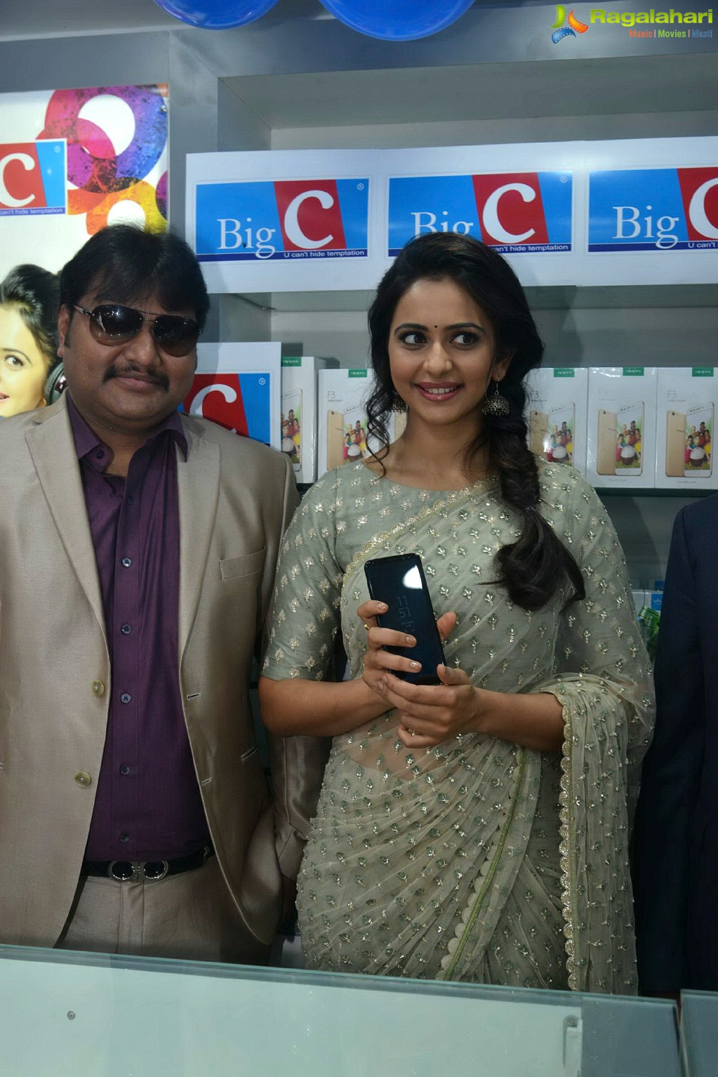 Rakul Preet Singh launches Big C at Kurnool