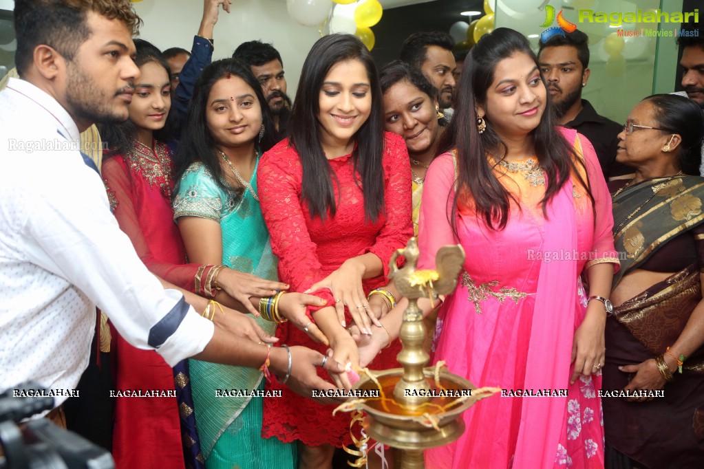 Rashmi Gautam Launches Be You Salon at Kondapur