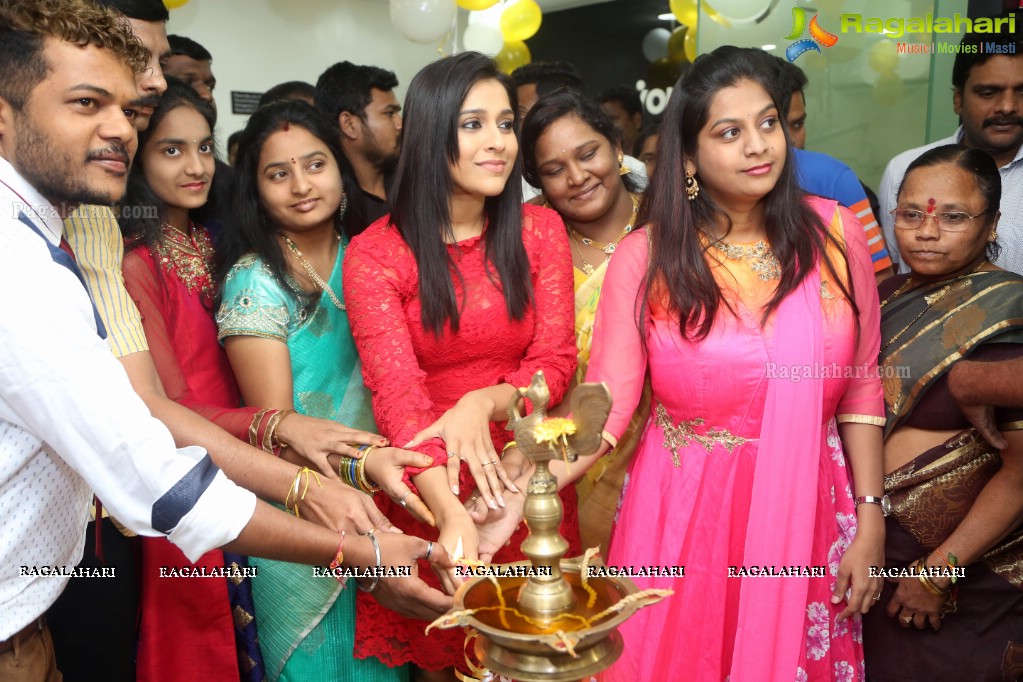 Rashmi Gautam Launches Be You Salon at Kondapur