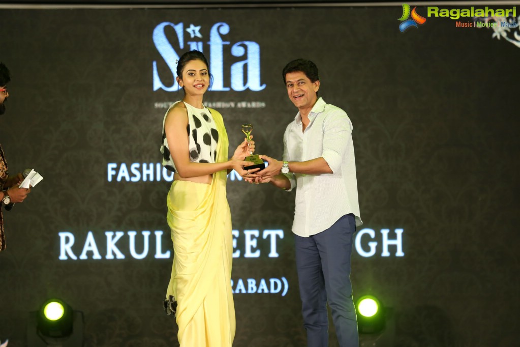 Rakul Preet Singh Awarded as Best Fashion Icon at SIFA