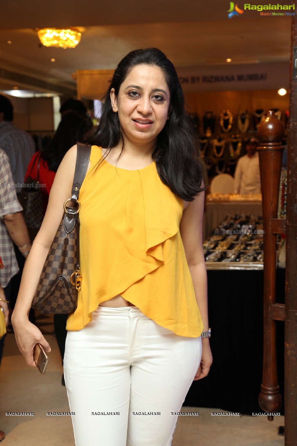 Malvikaa Raj inaugurates Splurge DIVAlicious Hyderabad by Mebaz at Taj Krishna