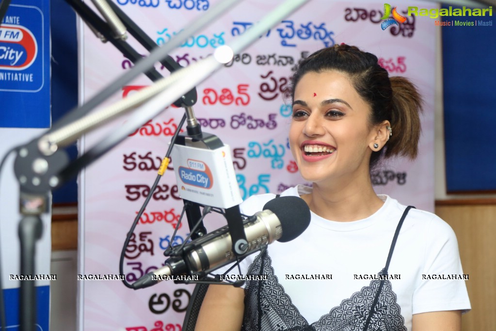 Taapsee at 91.1 FM Radio City