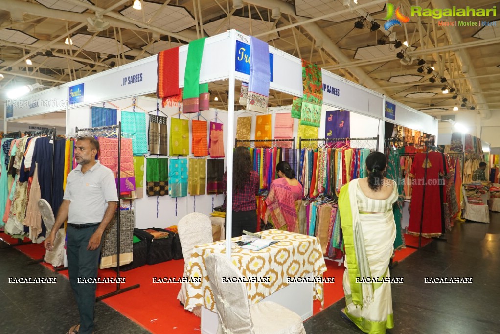 Divya Nandini launches Trendz Life Style Expo at N Convention