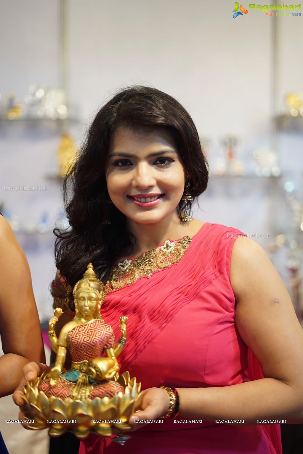 Divya Nandini launches Trendz Life Style Expo at N Convention