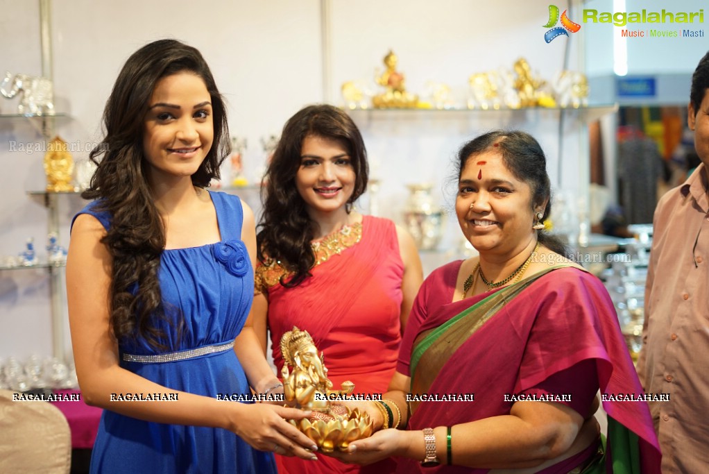 Divya Nandini launches Trendz Life Style Expo at N Convention