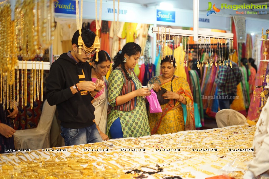 Divya Nandini launches Trendz Life Style Expo at N Convention