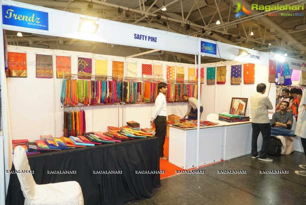 Divya Nandini launches Trendz Life Style Expo at N Convention