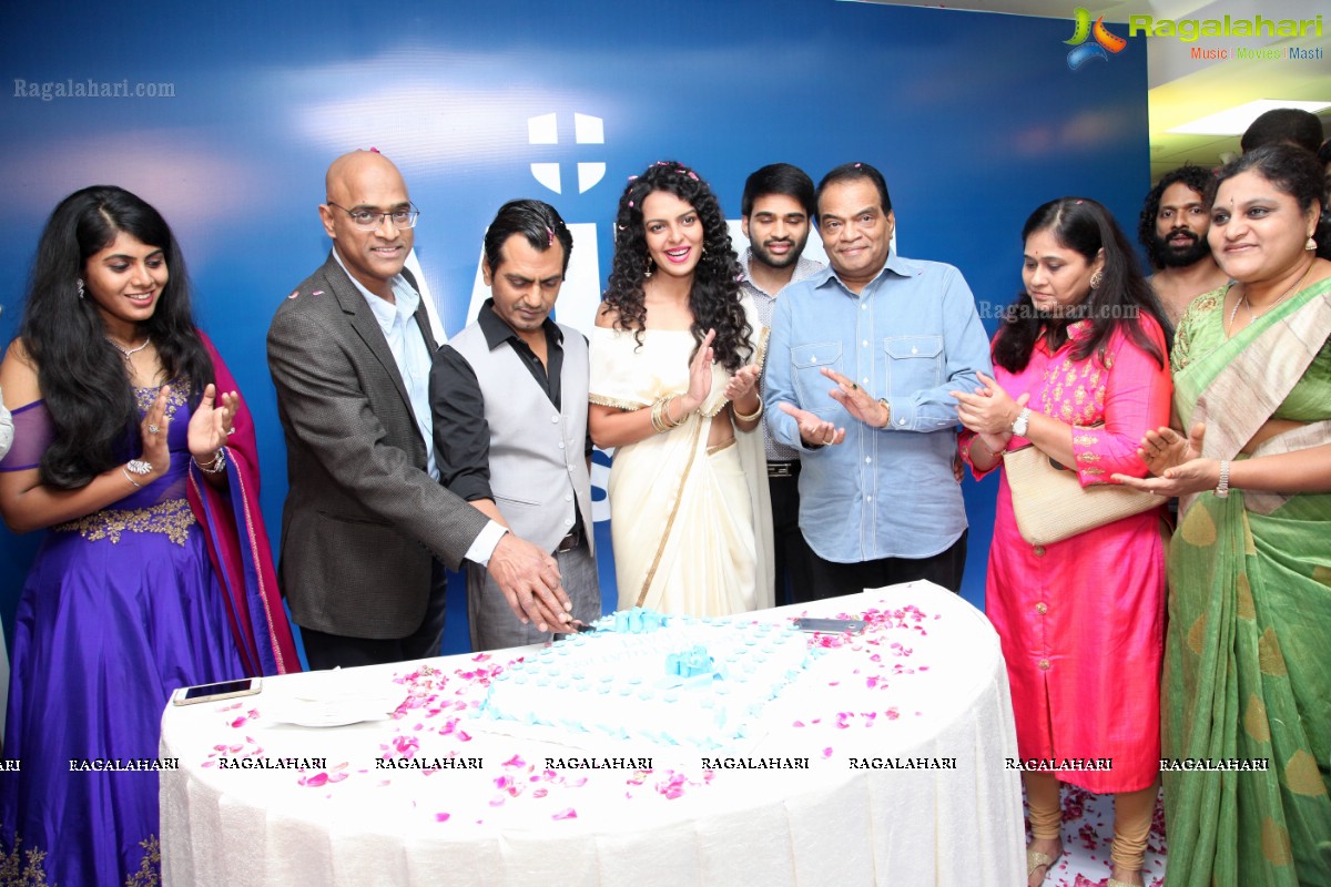 Vinn Hospital Logo Launch by Babumoshai Bandookbaaz Cast