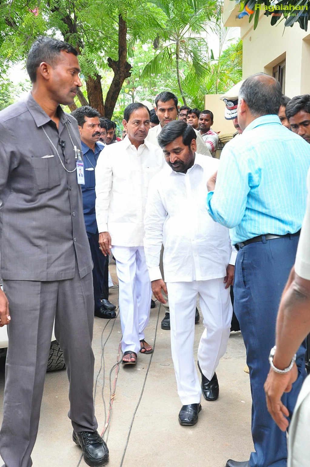 Celebrities Pay Homage To Nandamuri Harikrishna