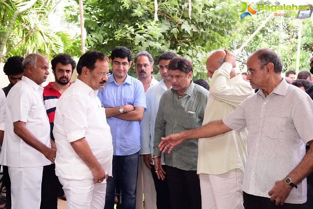 Celebrities Pay Homage To Nandamuri Harikrishna