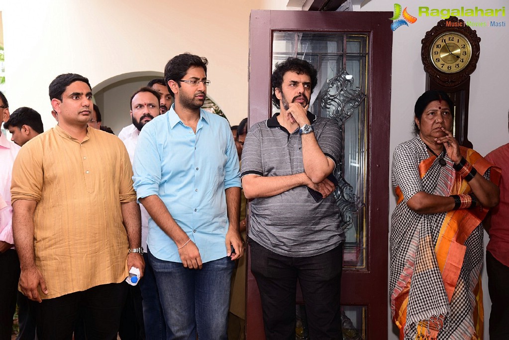 Celebrities Pay Homage To Nandamuri Harikrishna