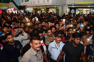 Nannu Dochukundhuvate Team at CMR Mall in Vizag