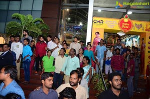 Nannu Dochukundhuvate Team at CMR Mall in Vizag