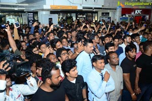 Nannu Dochukundhuvate Team at CMR Mall in Vizag