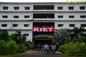 Nannu Dochukundhuvate Team at KIET College