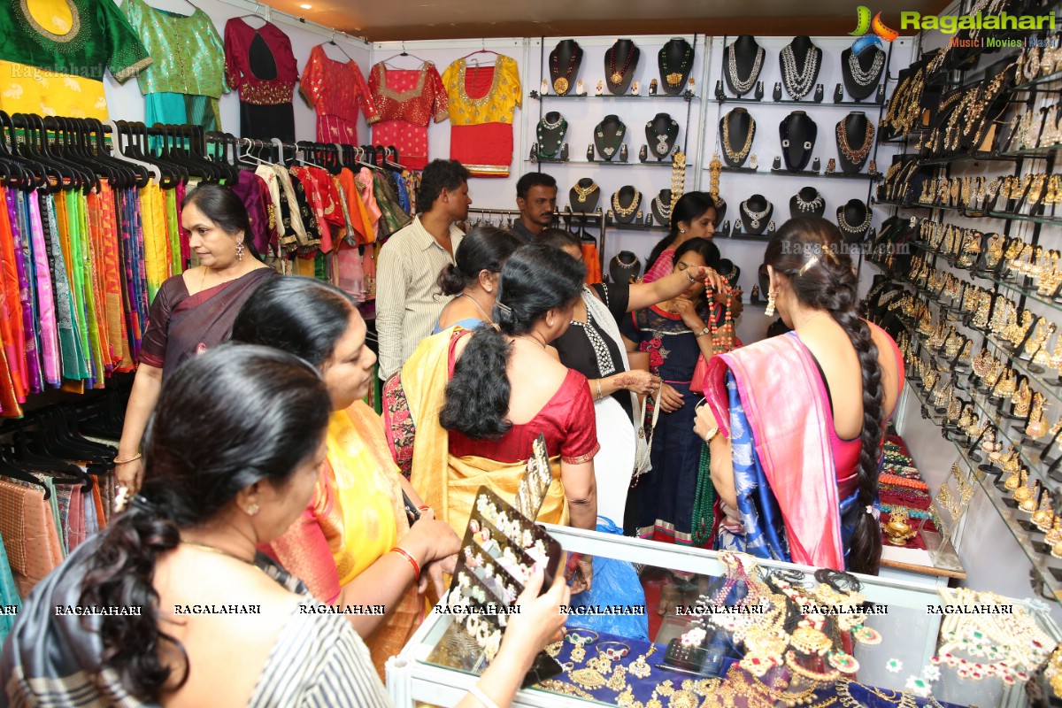 Charishma Shreekar Launches Akritti Exhibition & Sale at Taj Krishna